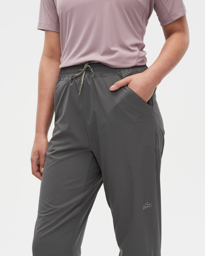 Bianca wearing the Ash pants, size 8