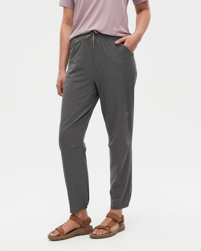 Bianca wearing the Ash pants, size 8