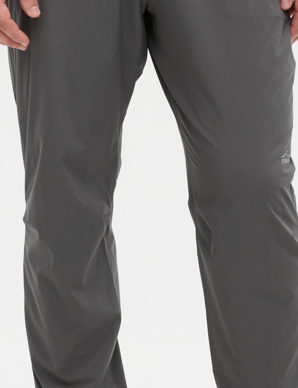Articulated knees on the Ash Daylight™ Pants