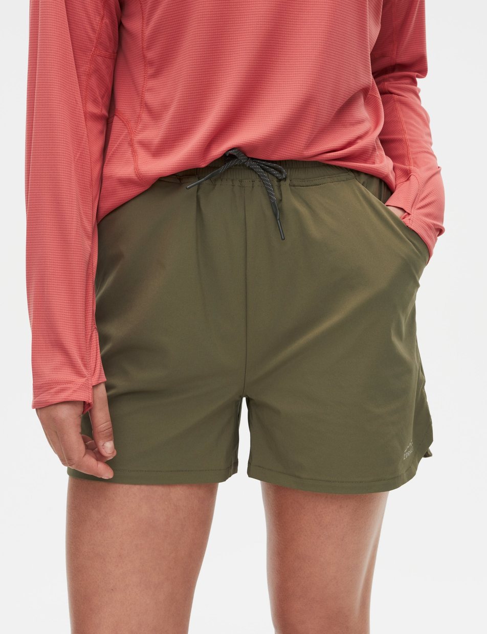 Drawcord waistband on the Ivy Green Daylight™ Shorts