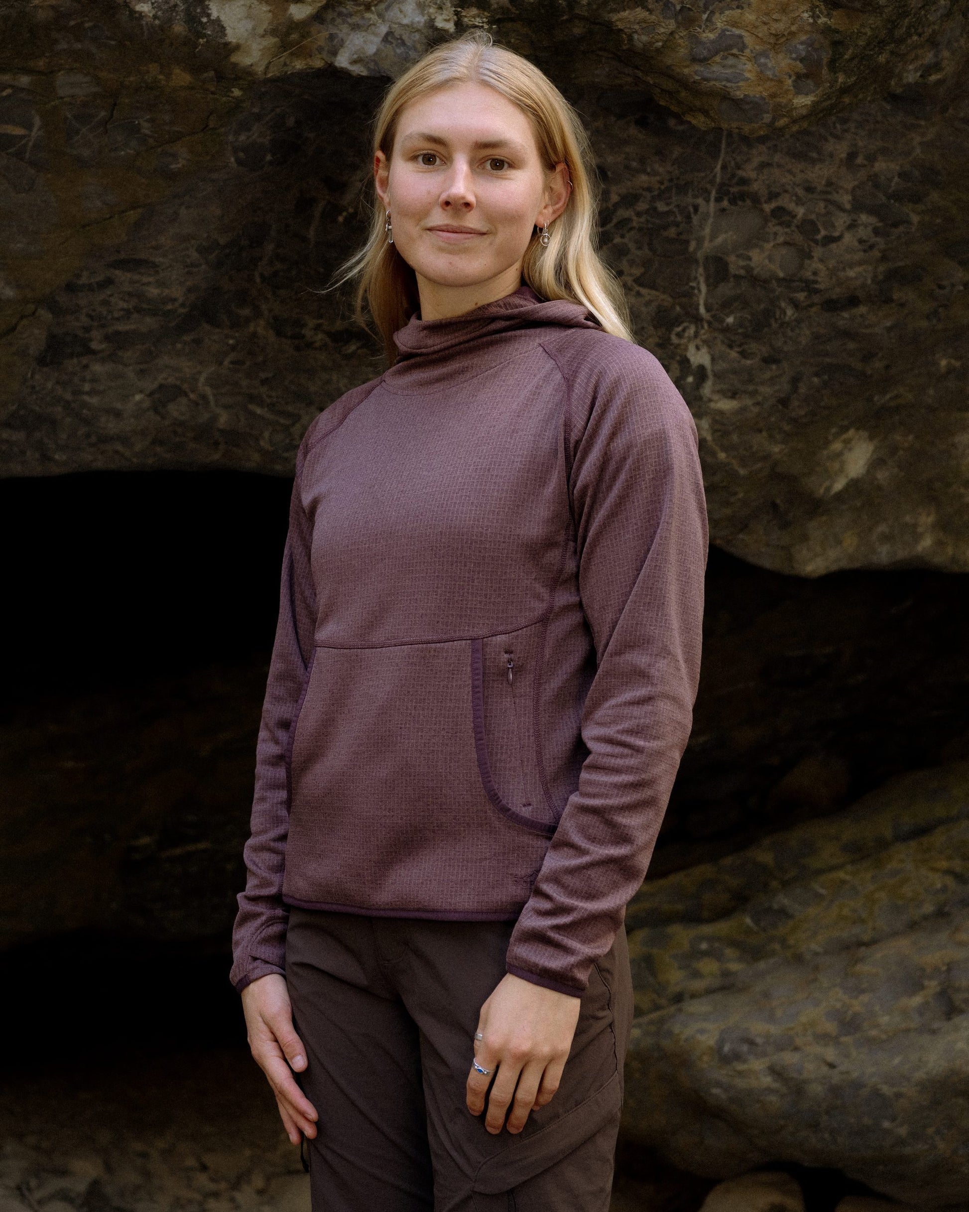 Womens Air-Grid Fleece Cacao — lifestyle