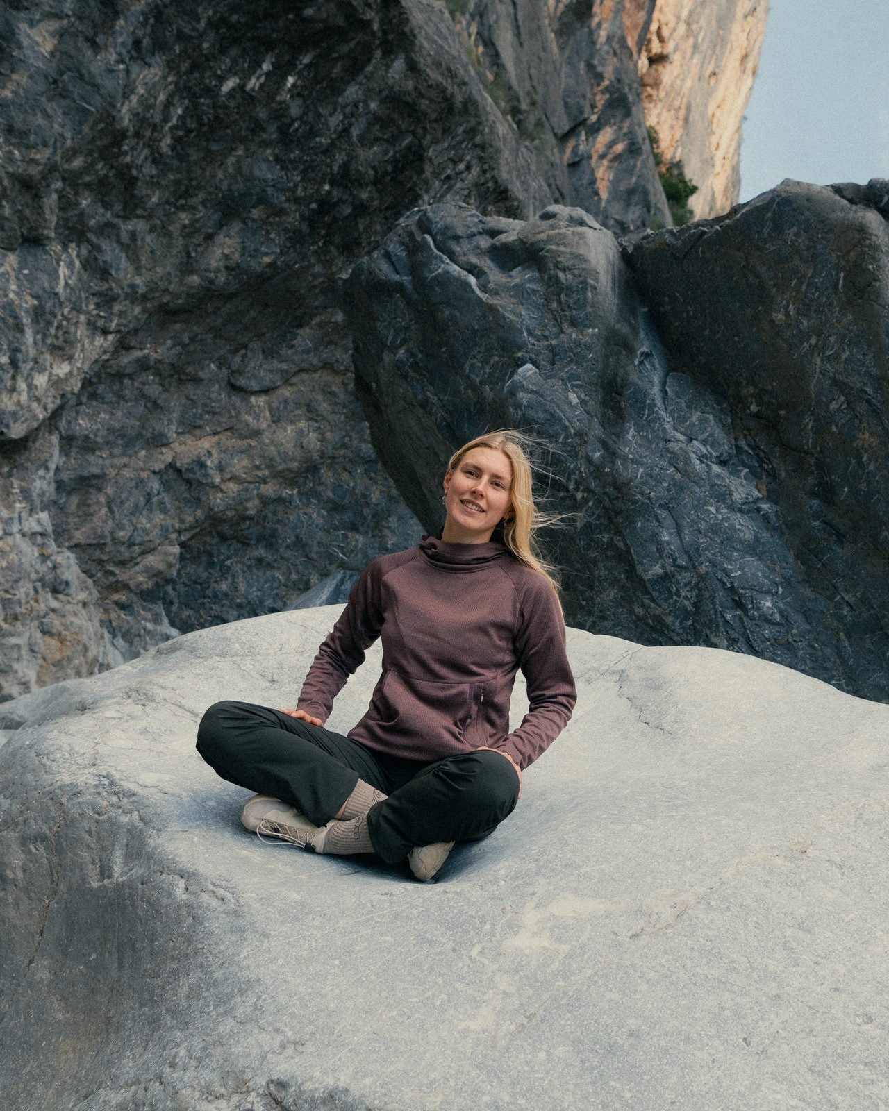 Womens Air-Grid Fleece Cacao — lifestyle