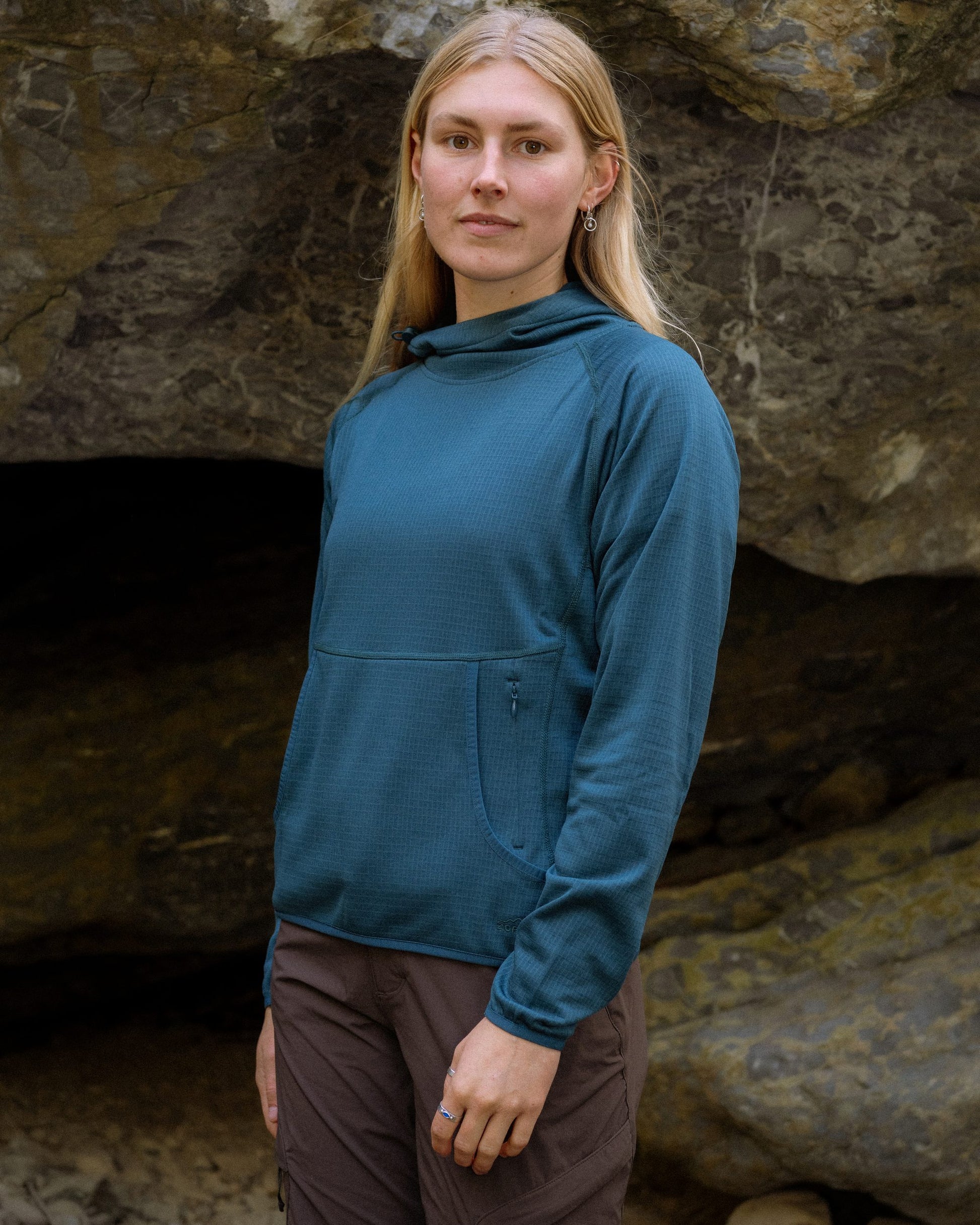 Womens Air-Grid Fleece Deep Sea — lifestyle