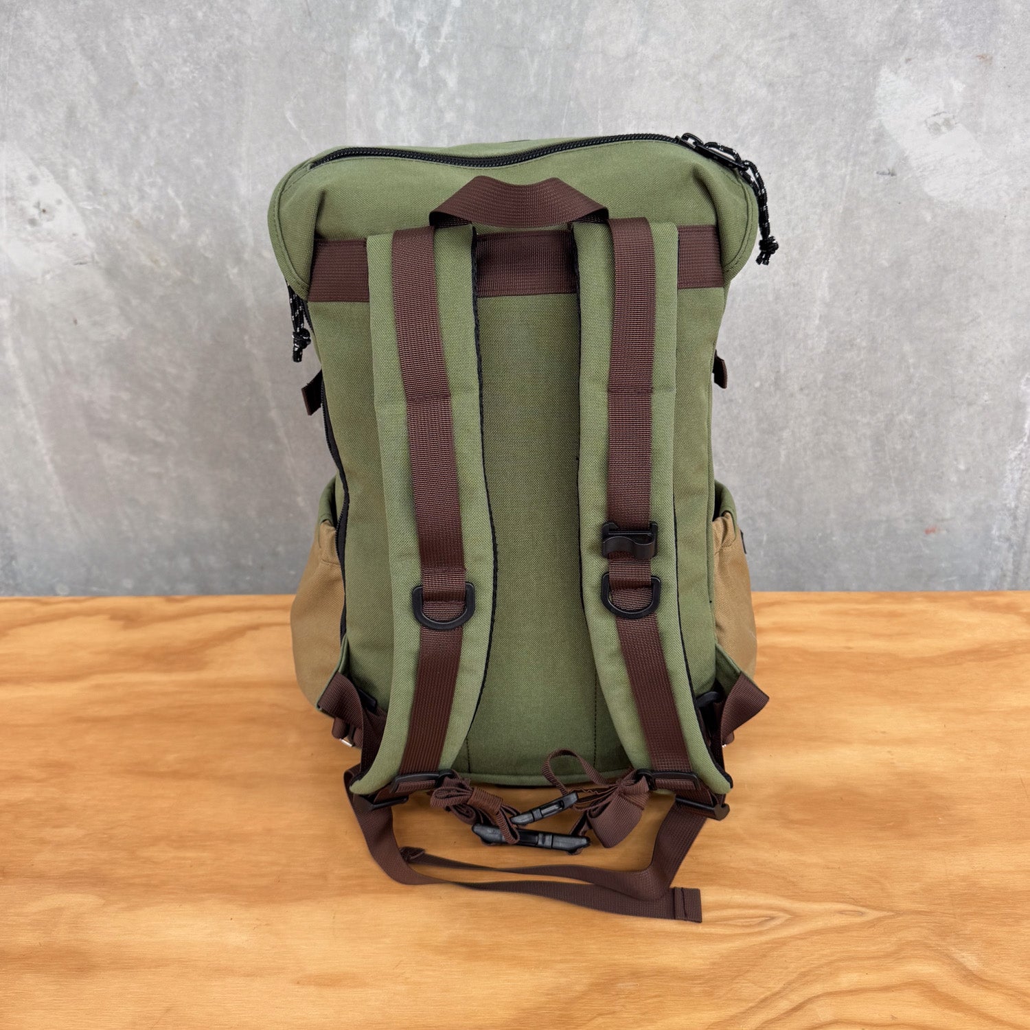 Impeccably Imperfect Escapade Backpack Kakadu Khaki - Good condition