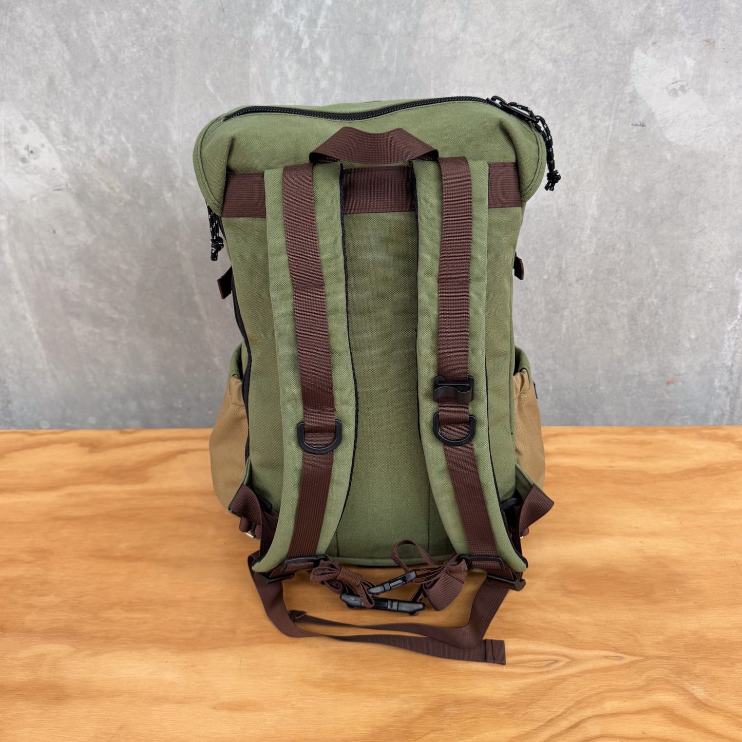 Impeccably Imperfect Escapade Backpack Kakadu Khaki - Excellent condition