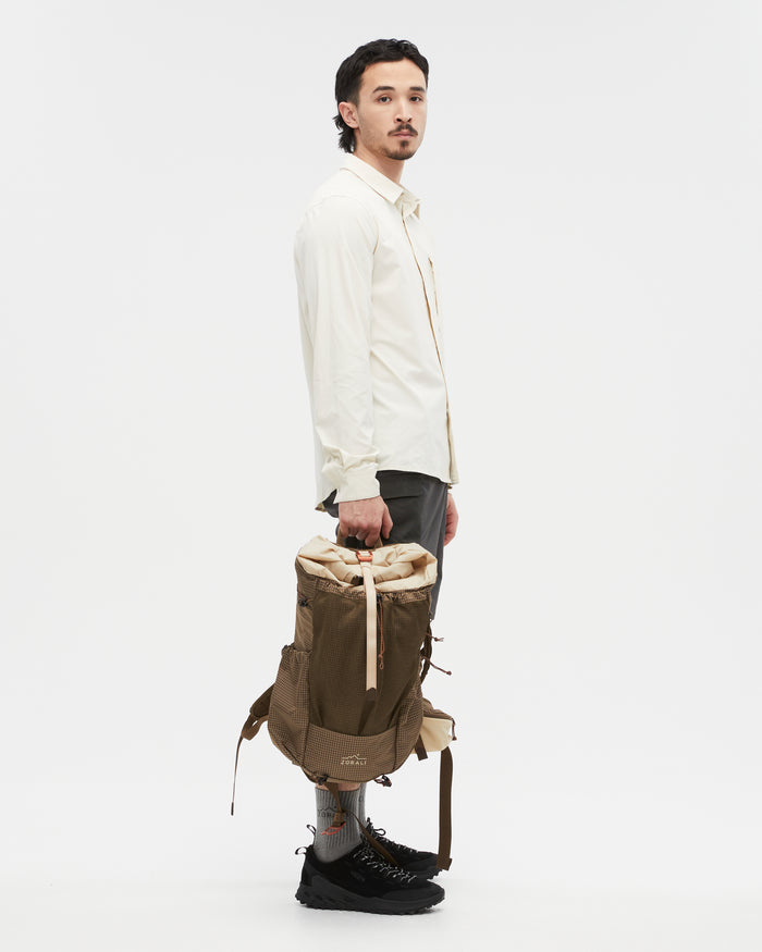 Kelly wearing the Beachwood shirt, size L
