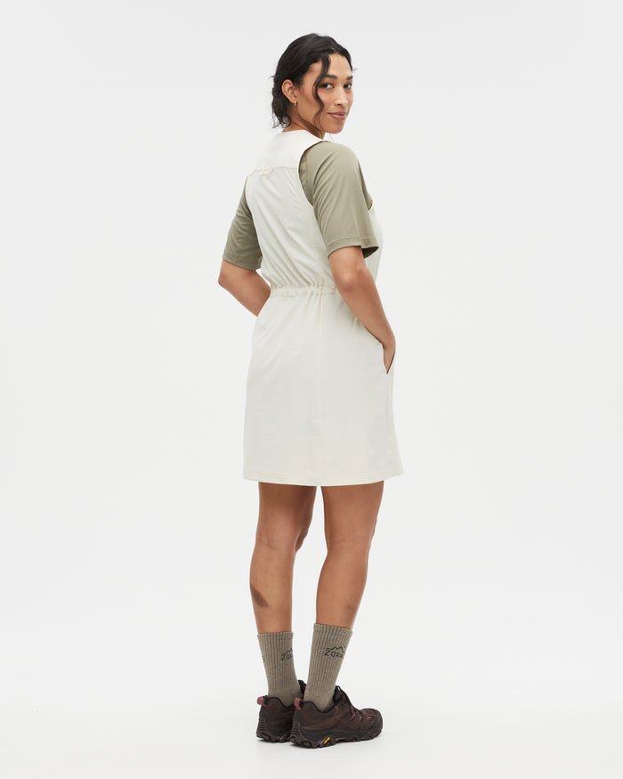 Alejandra wearing the Beachwood dress, size 10