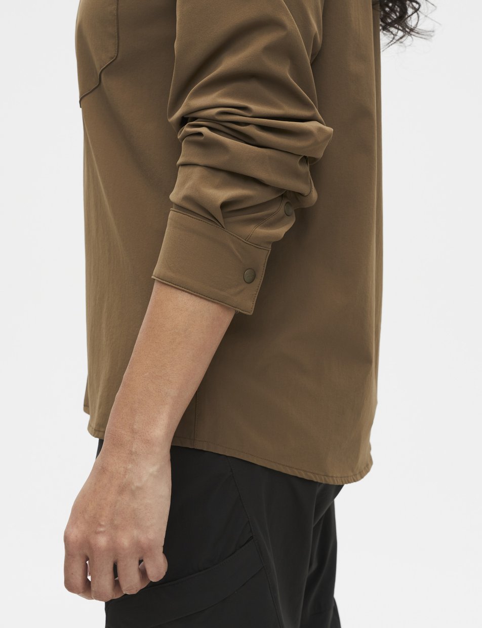 Snap cuffs with sleeve placket on the Teak Daylight™ Technical Long Sleeve Shirt