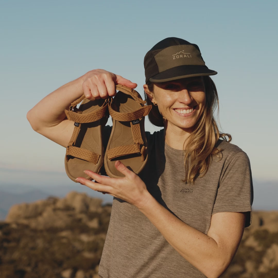 トゥルリラ Trailblazer™ Sandal Tan – Zorali