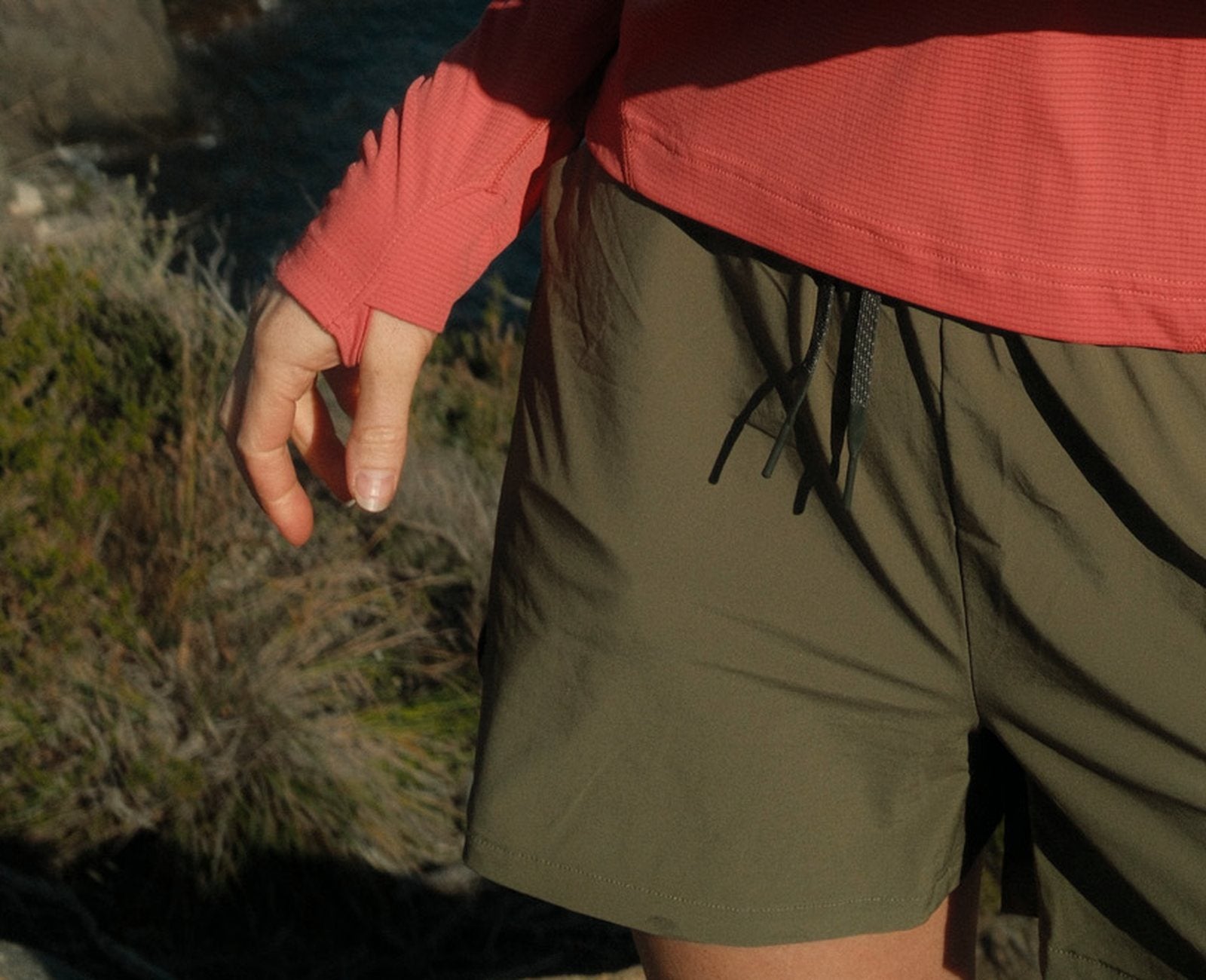 Close-up of the recycled stretch-woven Daylight™ fabric