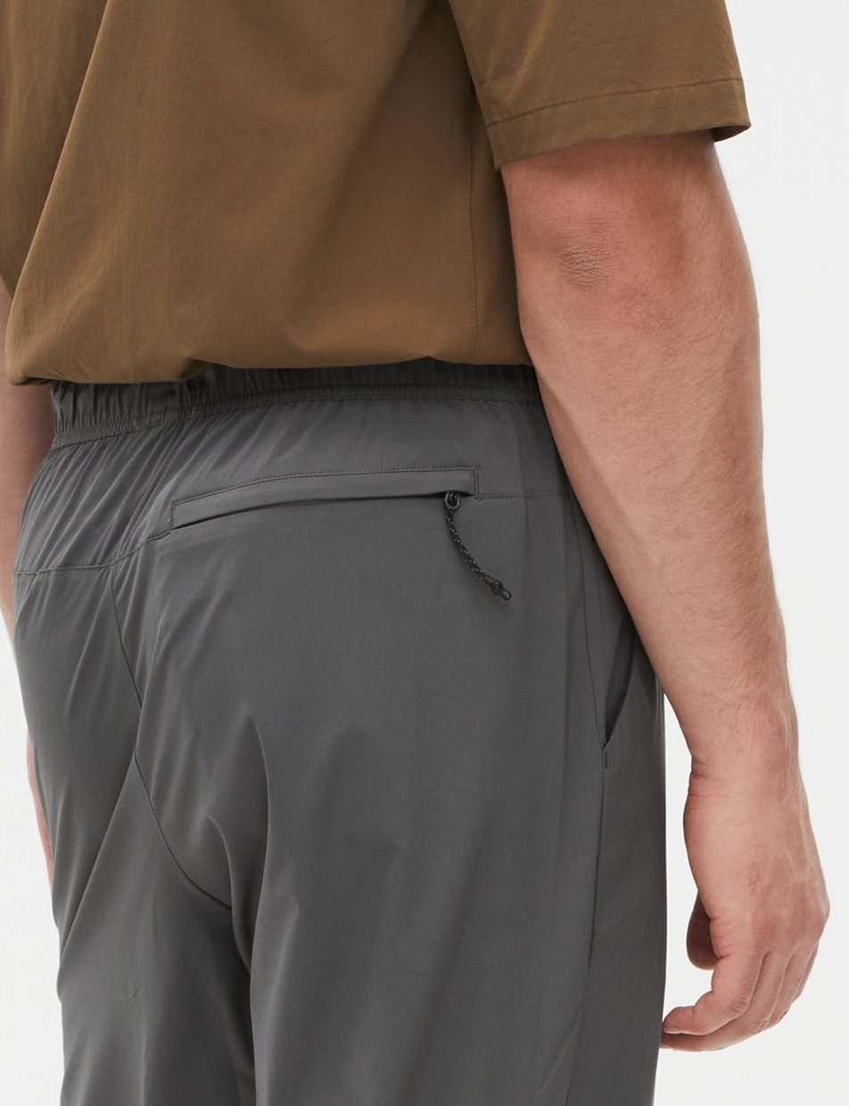 Zippered back pocket on the Ash Daylight™ Pants