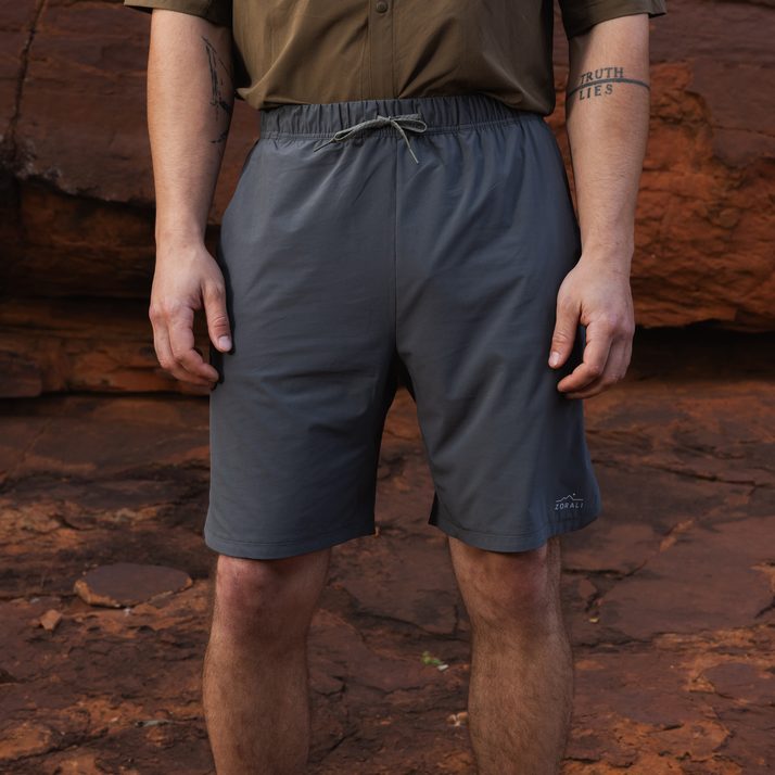 Daylight™ Shorts in Ash on red rock at Kings Canyon