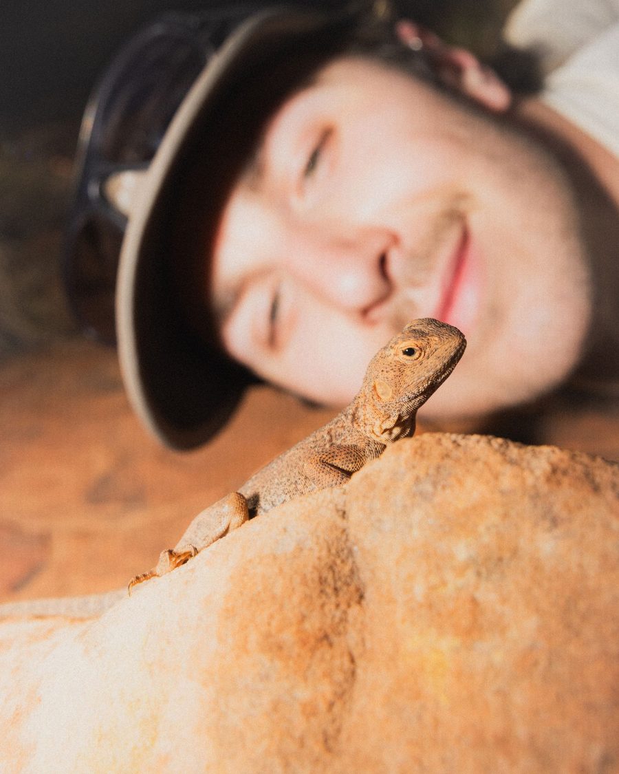 A lizard on a hand at Kings Canyon